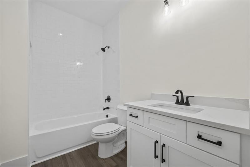 611 Foster Park Lane