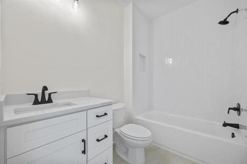 611 Foster Park Lane