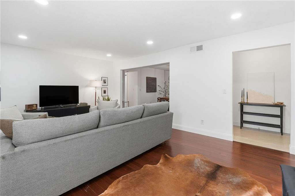 6851 Roswell Road Unit H29