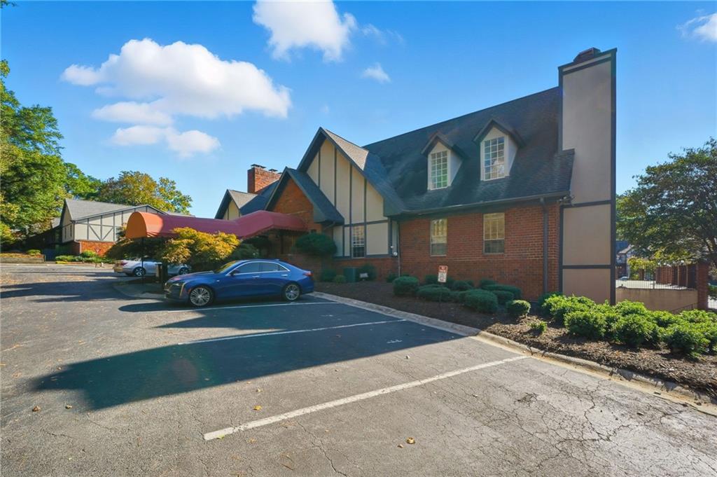 6851 Roswell Road Unit H29