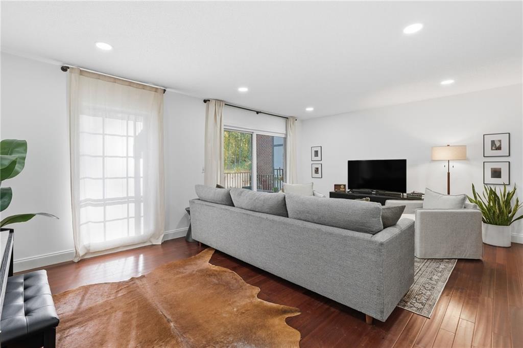 6851 Roswell Road Unit H29