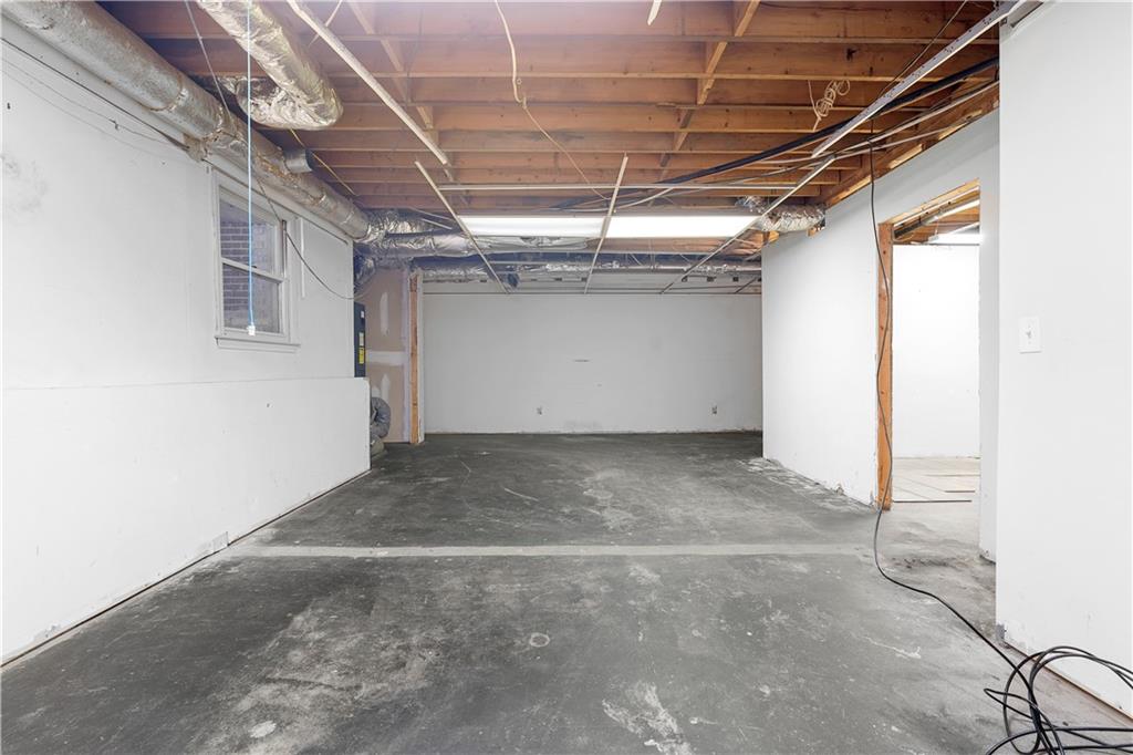 3177 Spring Lake Drive NE