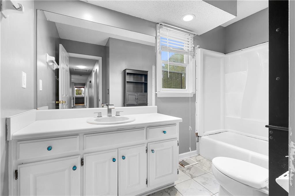 3177 Spring Lake Drive NE