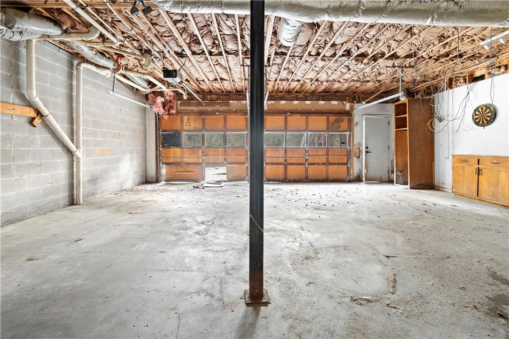 3177 Spring Lake Drive NE