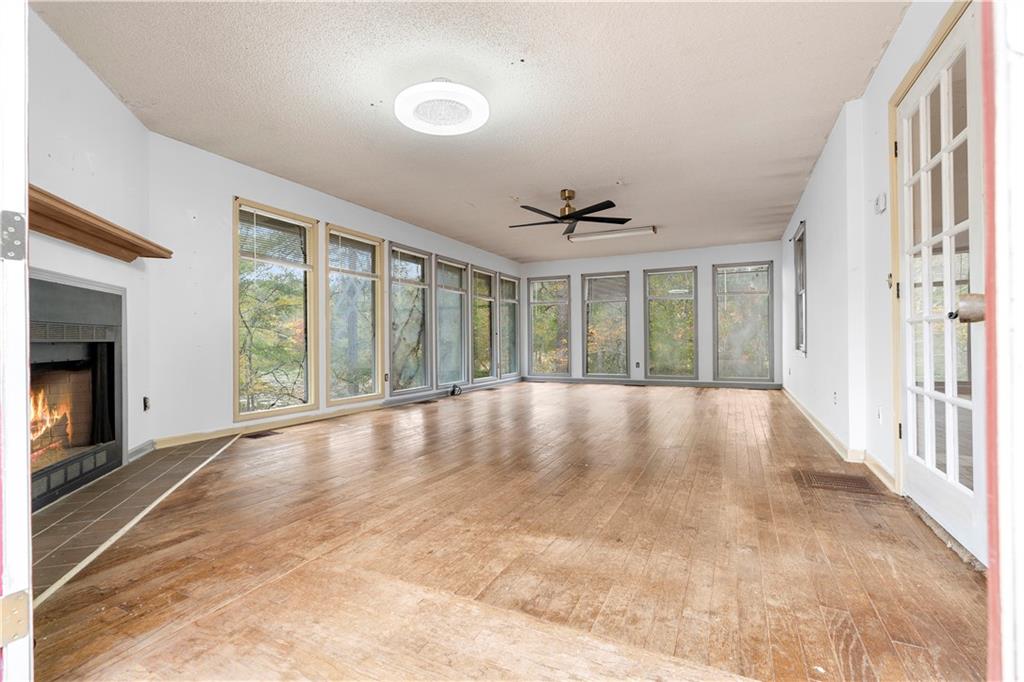 3177 Spring Lake Drive NE