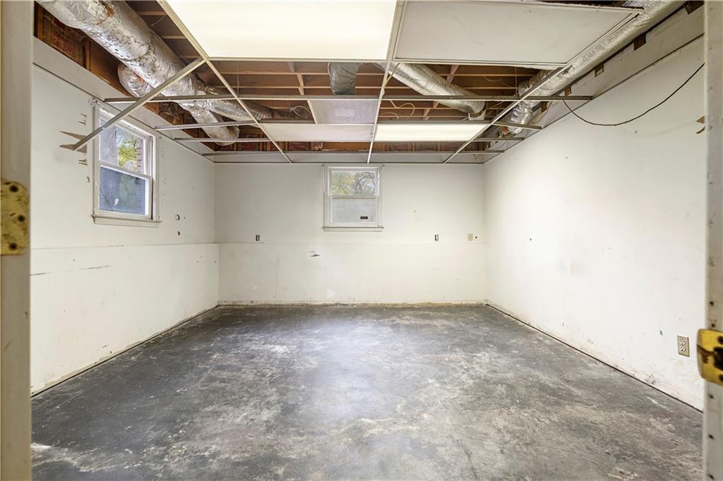 3177 Spring Lake Drive NE