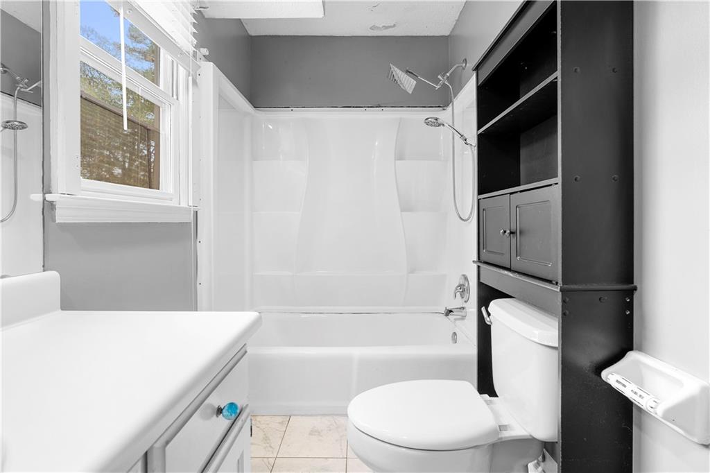 3177 Spring Lake Drive NE