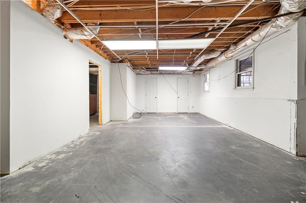 3177 Spring Lake Drive NE