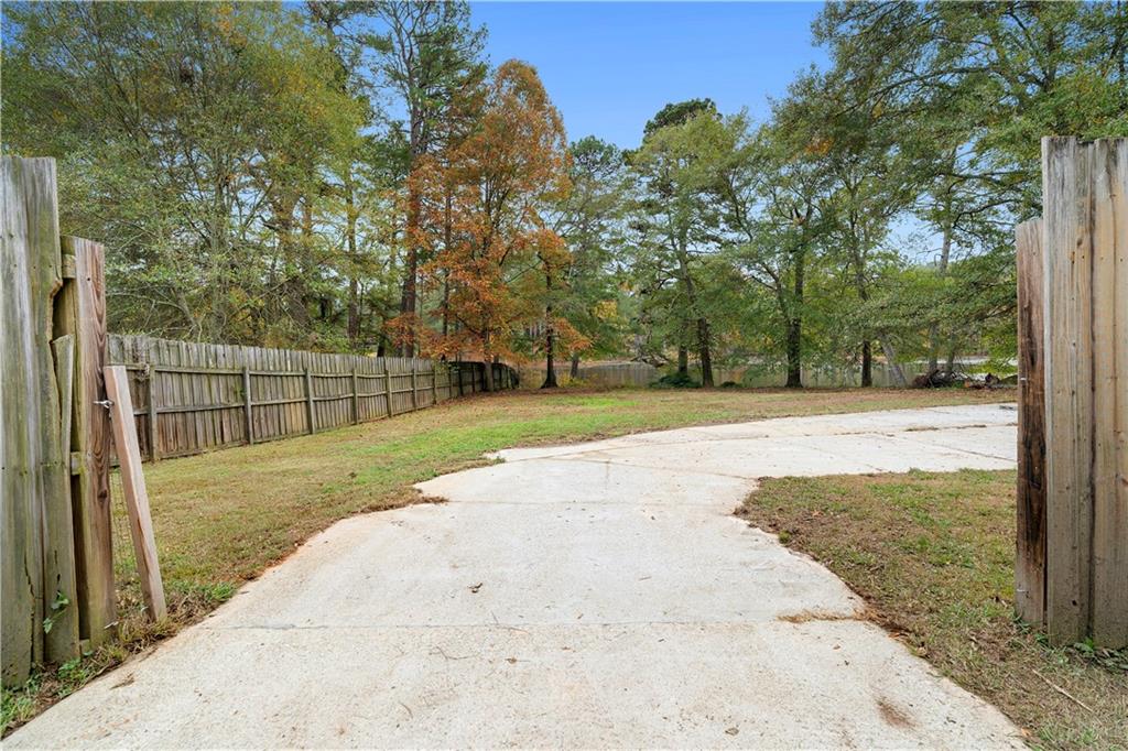 3177 Spring Lake Drive NE