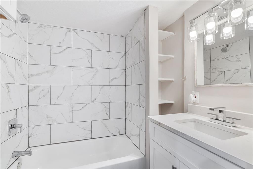 1447 Southland Vista Court NE