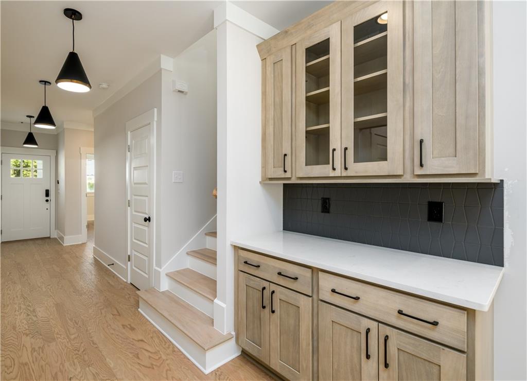 507 Casanova Street SE