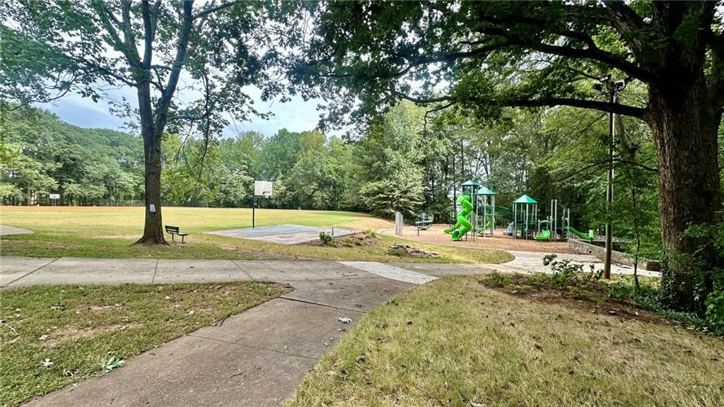 507 Casanova Street SE