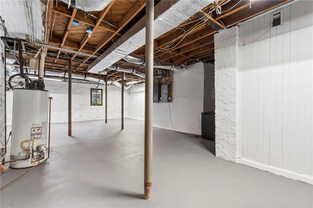 1605 Johnson Road NE