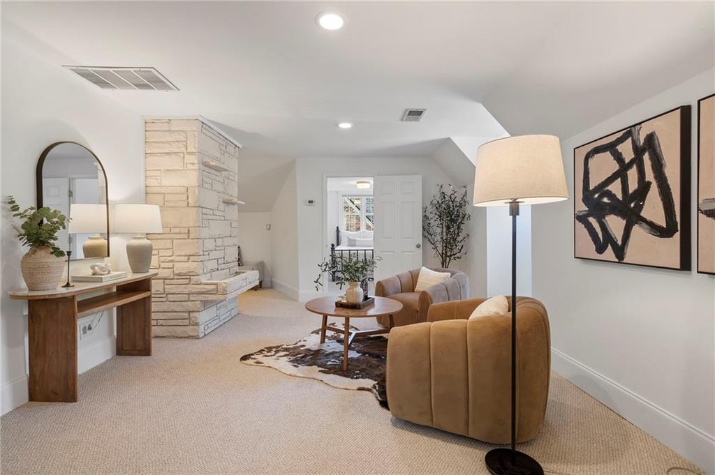 1605 Johnson Road NE