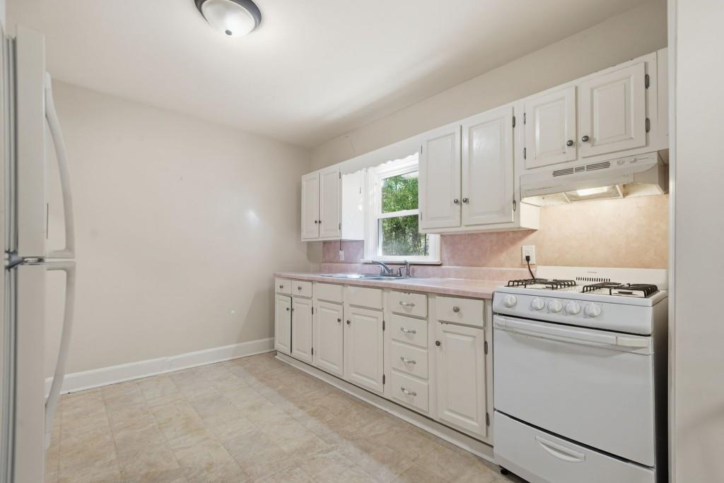 2518 Pine Lake Place