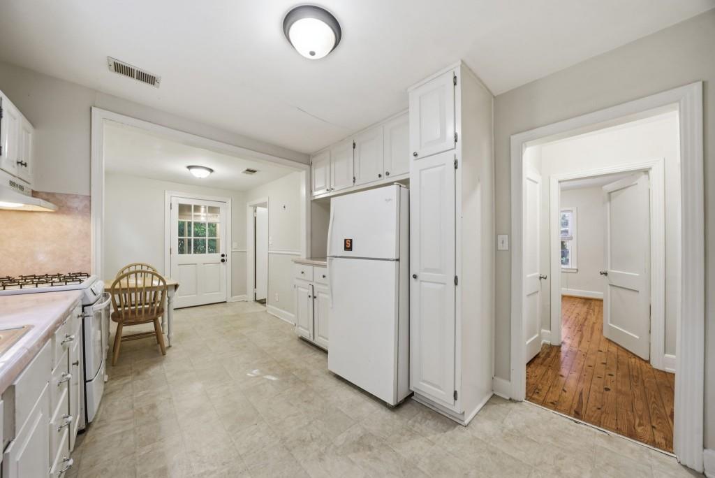 2518 Pine Lake Place