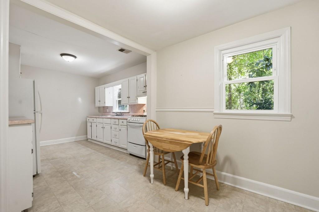 2518 Pine Lake Place