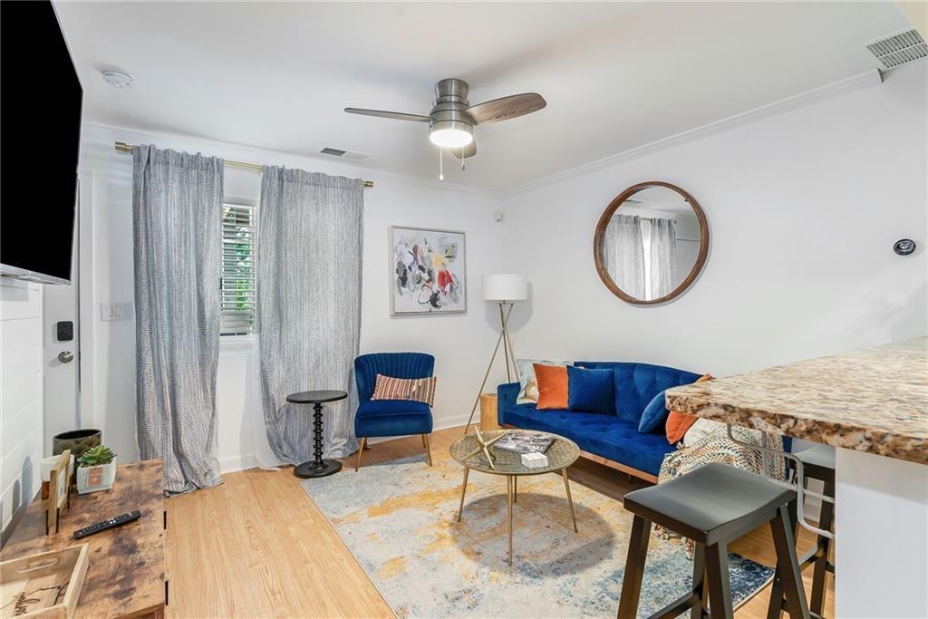 210 Sampson Street NE Unit 3