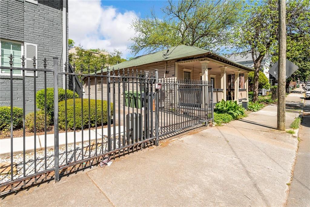 210 Sampson Street NE Unit 3