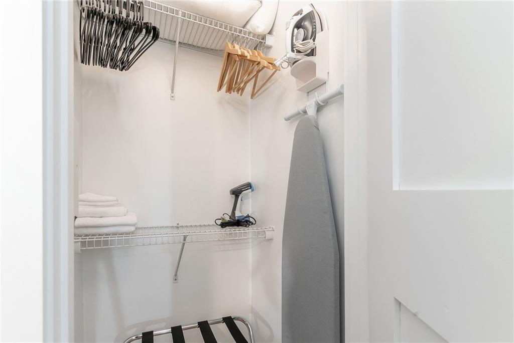 210 Sampson Street NE Unit 3