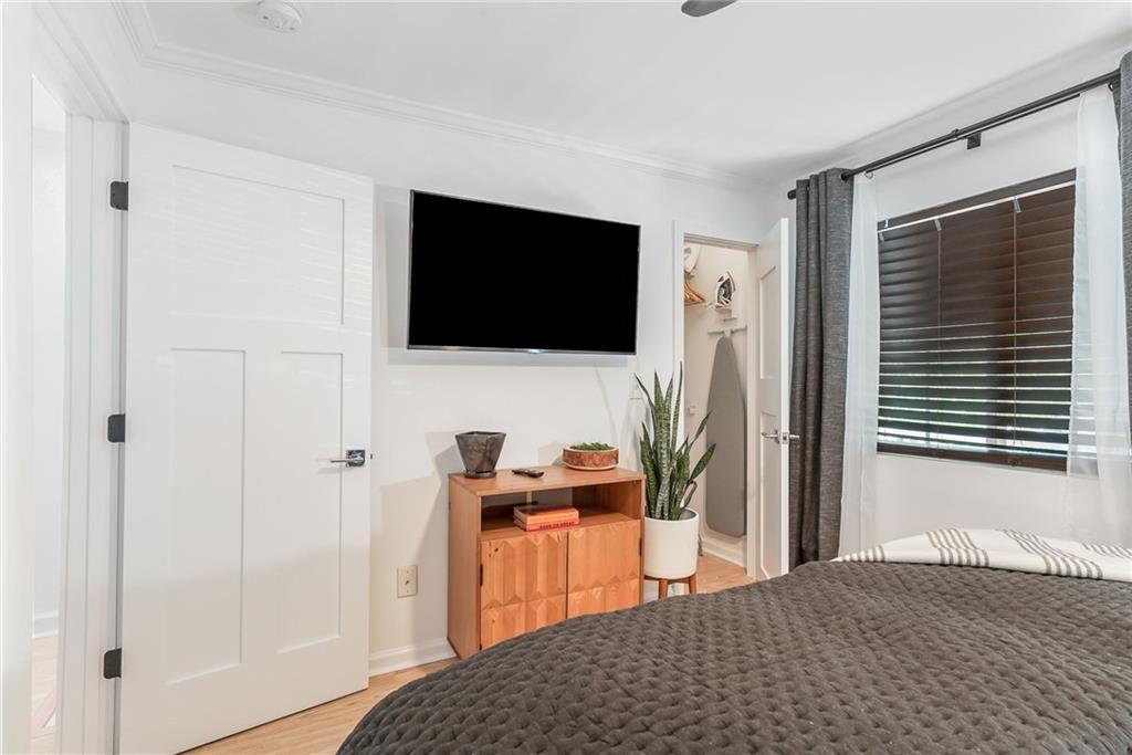 210 Sampson Street NE Unit 3