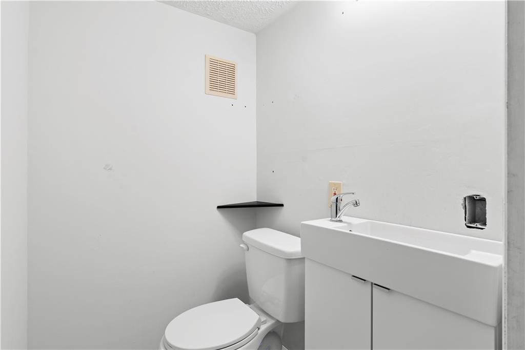 425 Worthington Hills Court