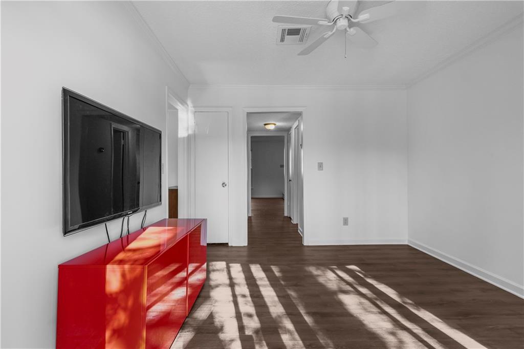 2501 Northlake Court NE