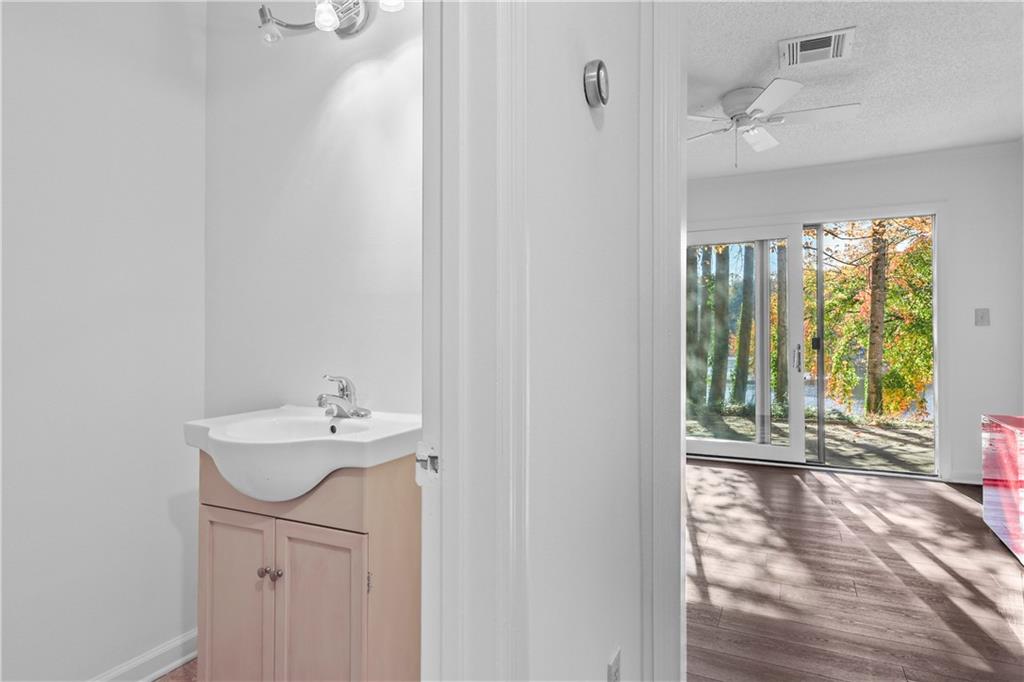 2501 Northlake Court NE