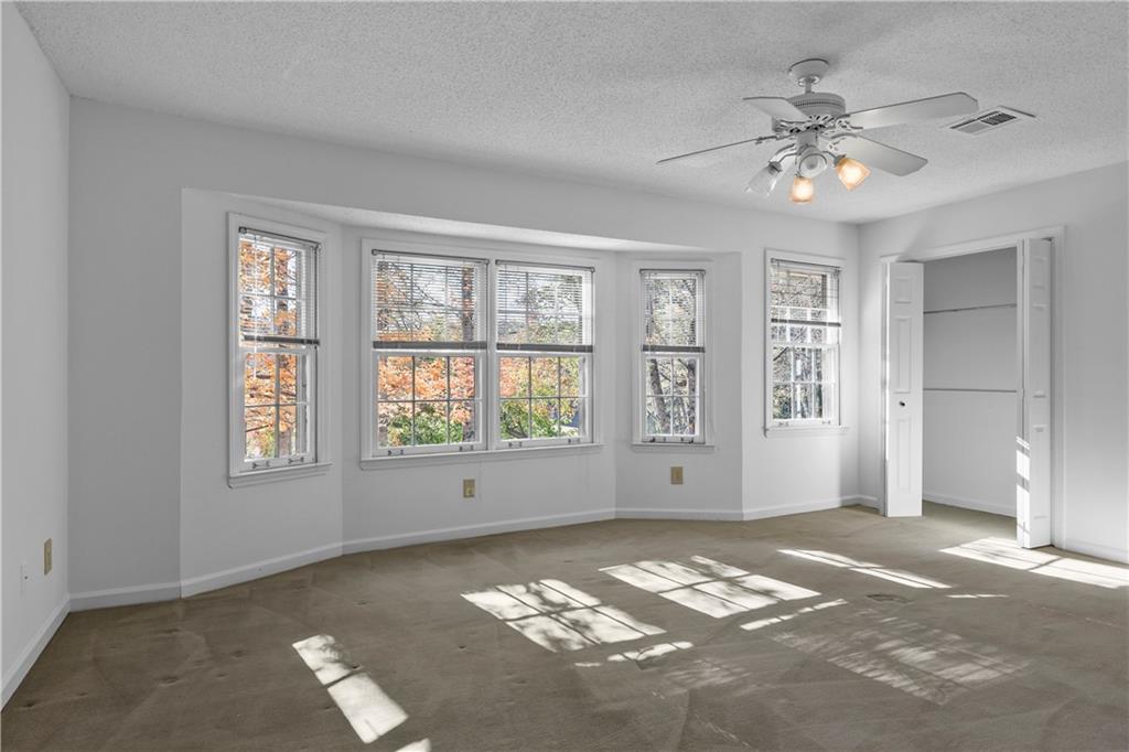 2501 Northlake Court NE