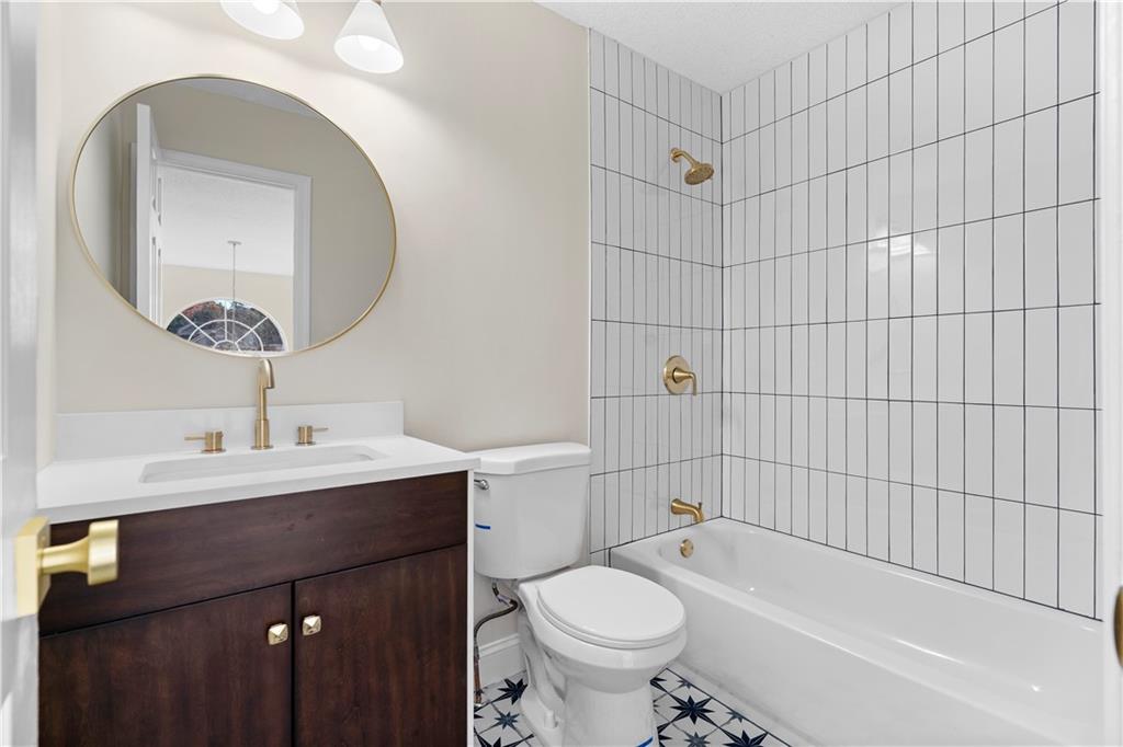 6856 Hill Creek Cove