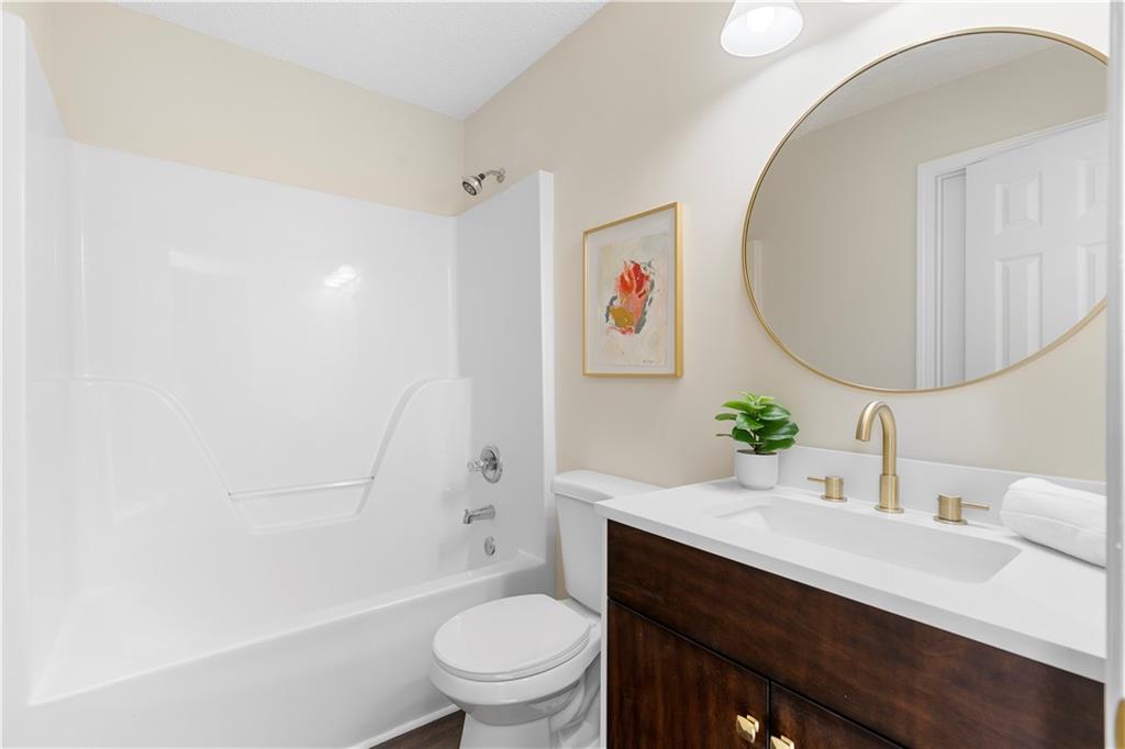 6856 Hill Creek Cove