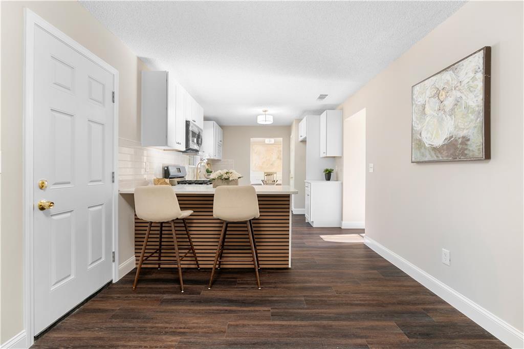 6856 Hill Creek Cove