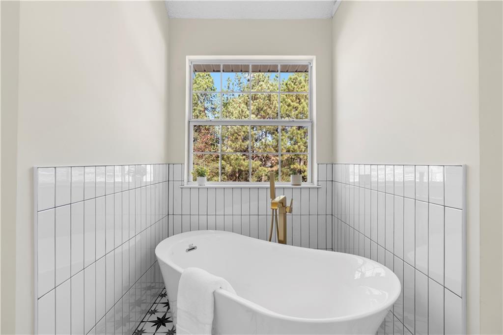 6856 Hill Creek Cove