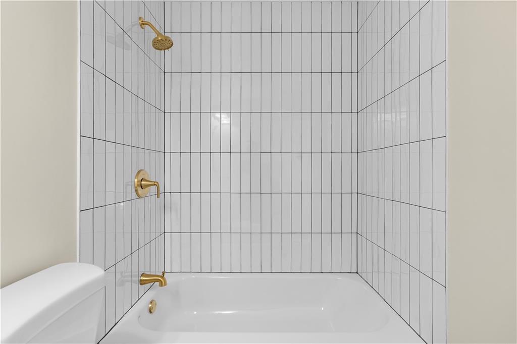 6856 Hill Creek Cove