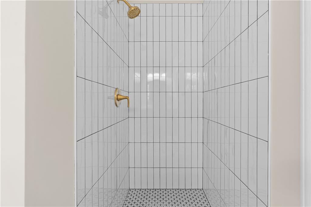 6856 Hill Creek Cove