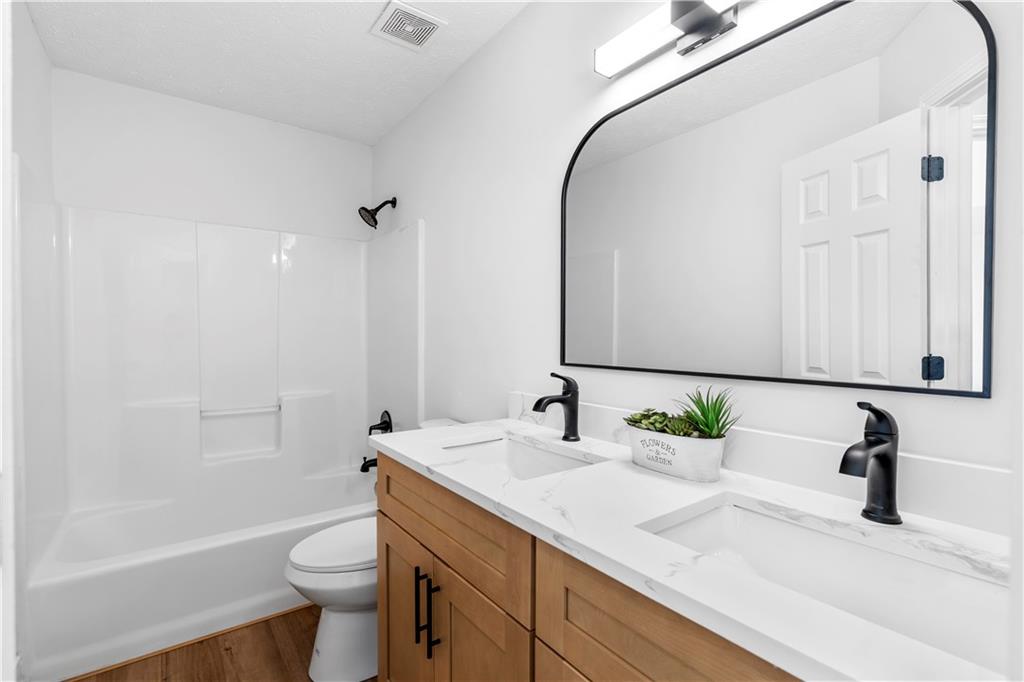 2881 Bridle Creek Drive SW