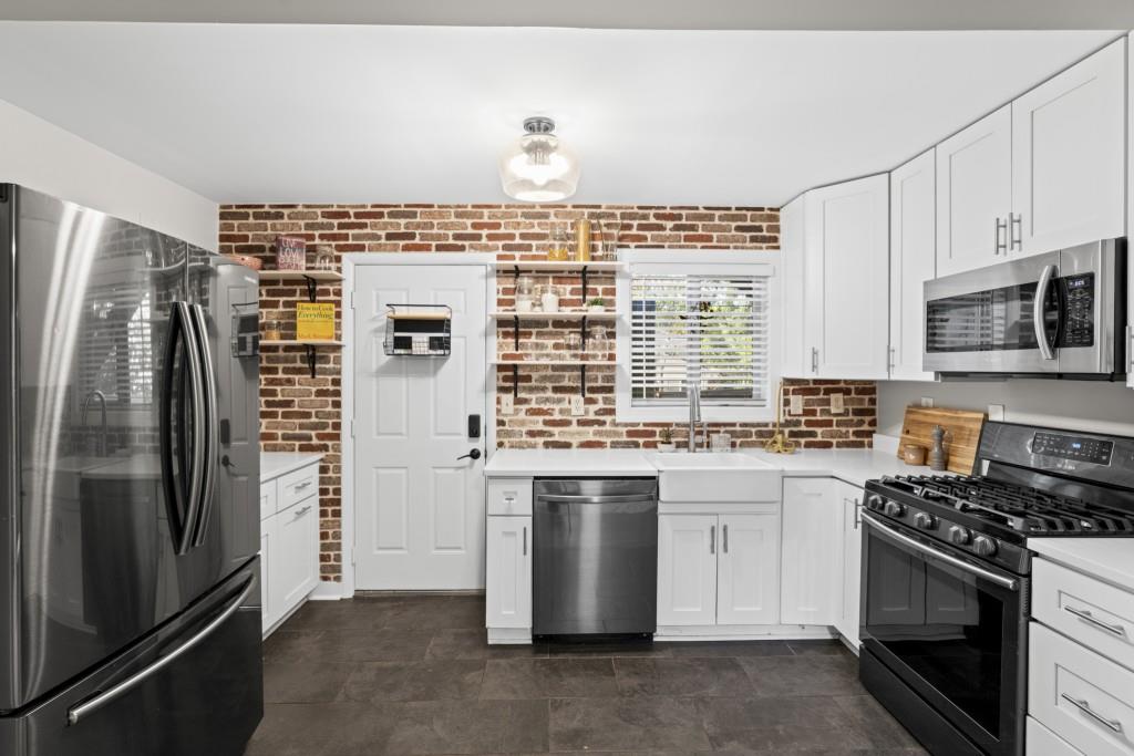 394 6th Street NE Unit 2