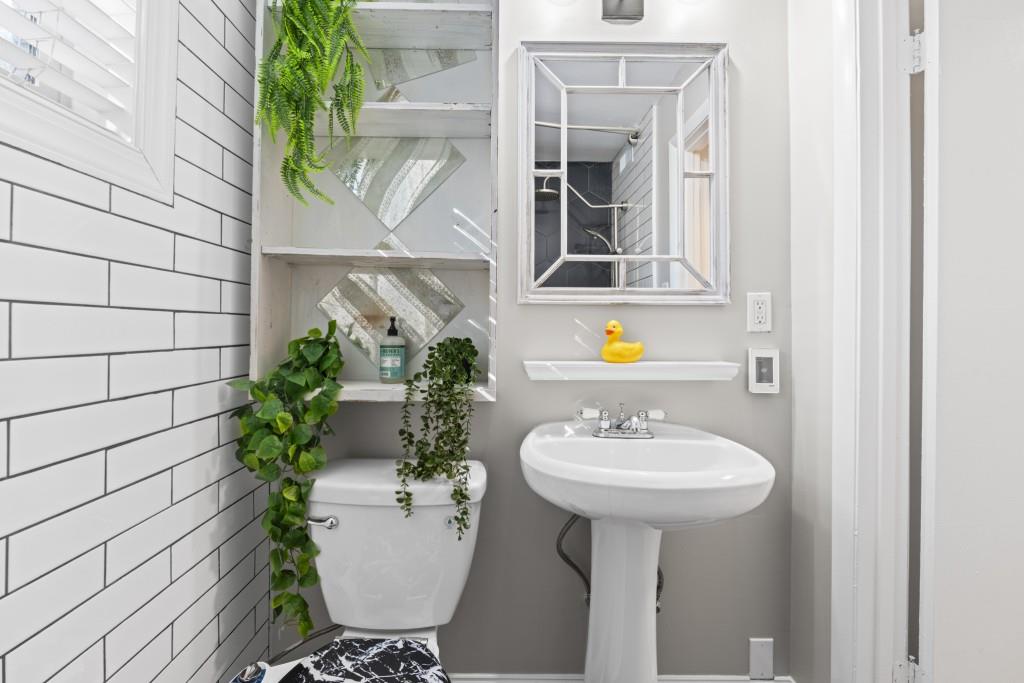 394 6th Street NE Unit 2