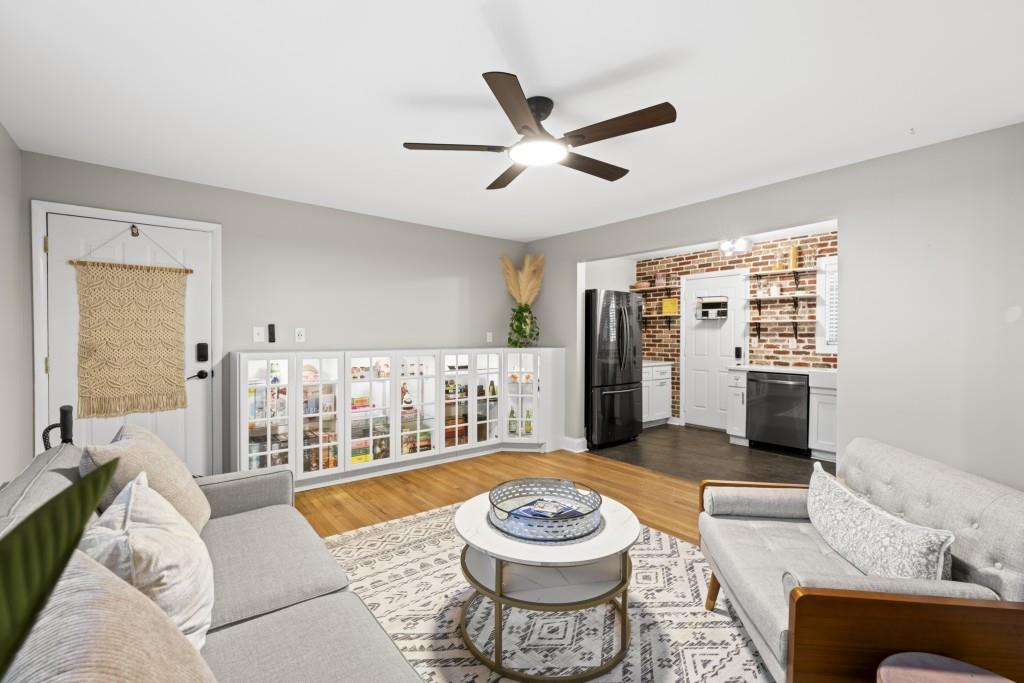 394 6th Street NE Unit 2