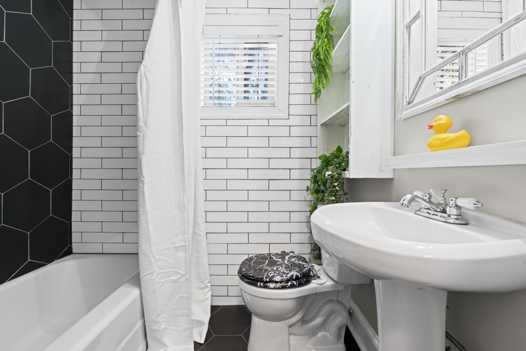 394 6th Street NE Unit 2