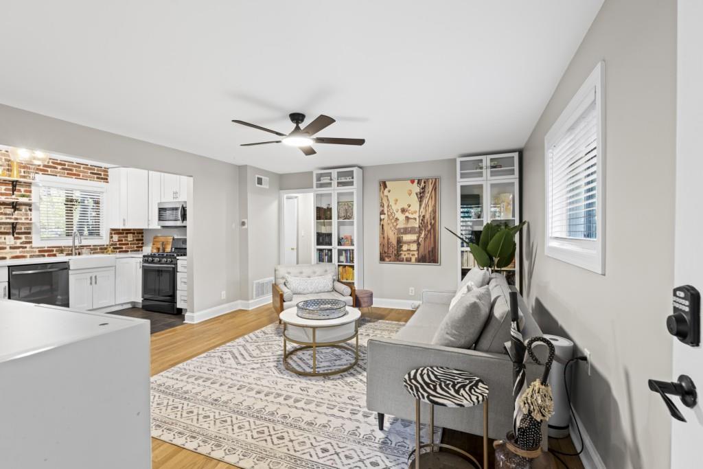 394 6th Street NE Unit 2