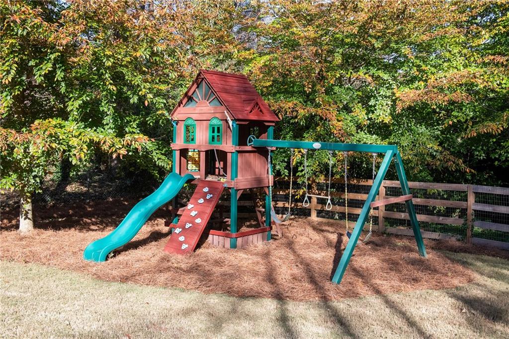 2268 Woodsfield Lane NE