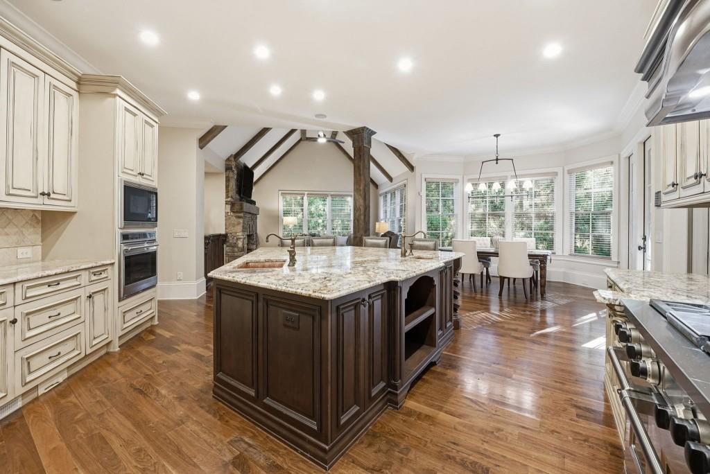 841 Camden Park Court NE