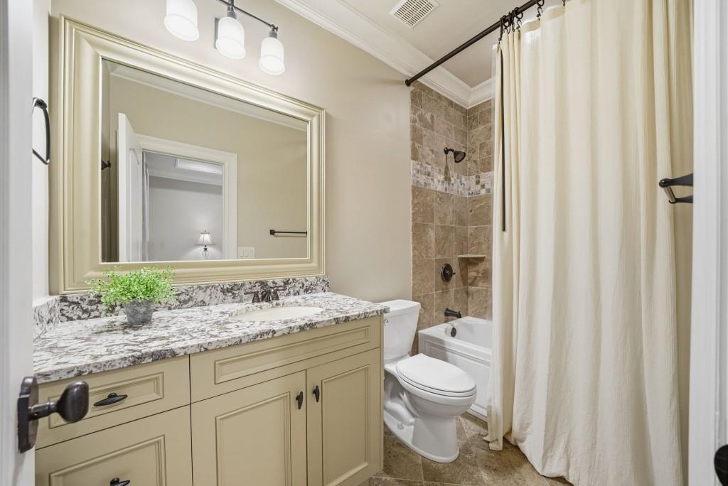 841 Camden Park Court NE