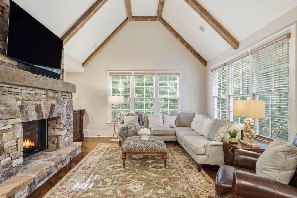 841 Camden Park Court NE