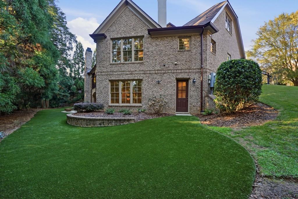 841 Camden Park Court NE