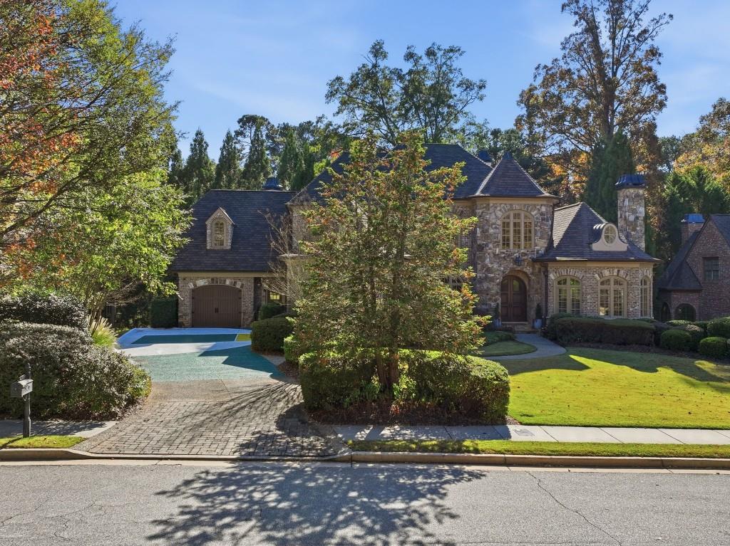 841 Camden Park Court NE