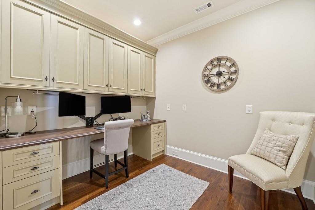 841 Camden Park Court NE