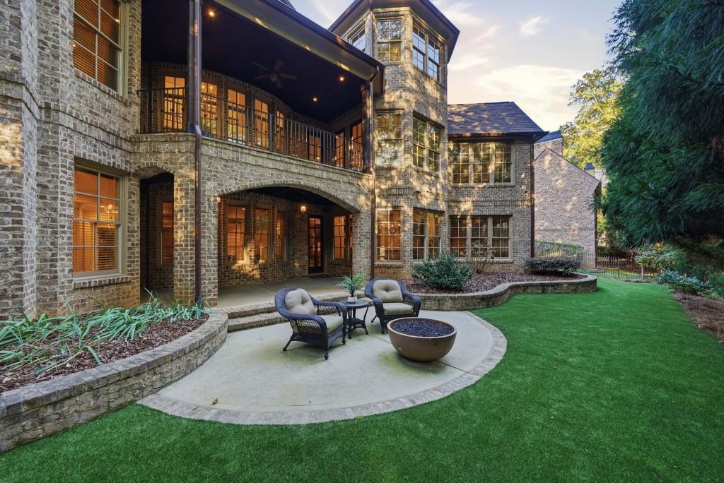 841 Camden Park Court NE