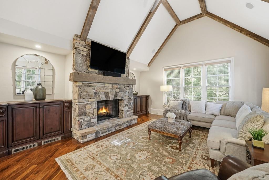 841 Camden Park Court NE